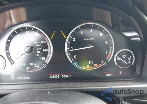 2015 BMW X5 xDrive35I z USA, uszkodzony, nr VIN 5UXKR0C57F0P06119